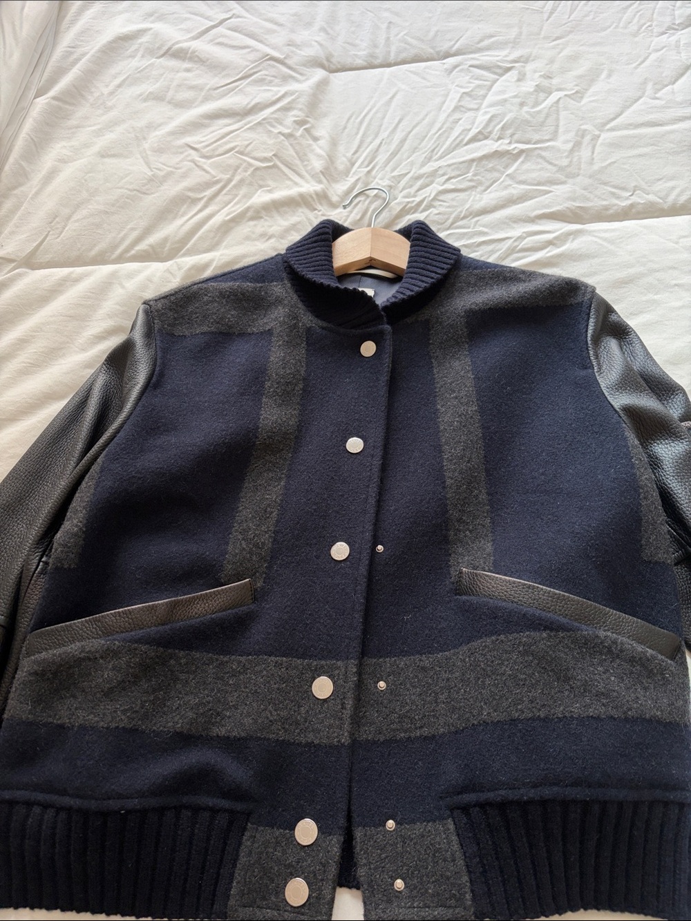 Hermès Navy and Black leathers and cashmere Bomber Jacket - Picture 2 of 9